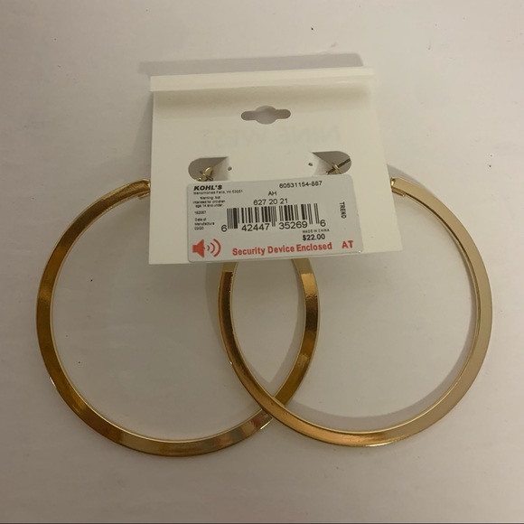 Nine West Gold Tone Beyonce Rihanna Style Big Hoop Earrings Girlfriend Gift - Picture 6 of 7